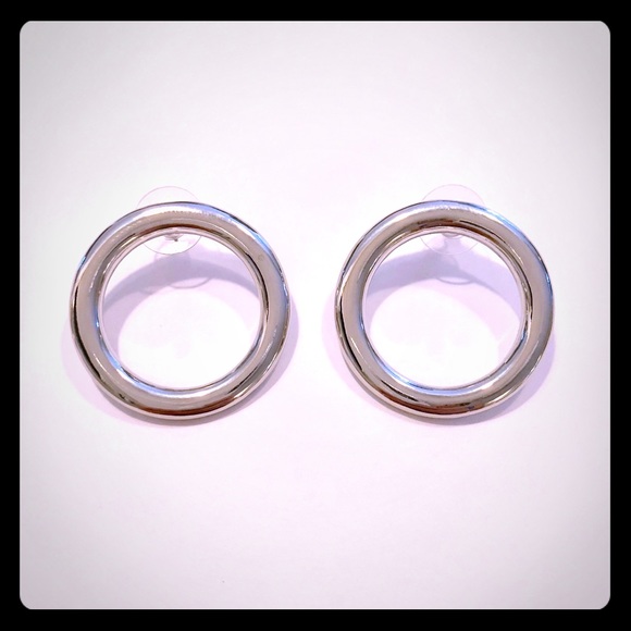 Silver circle post earring - Picture 1 of 1